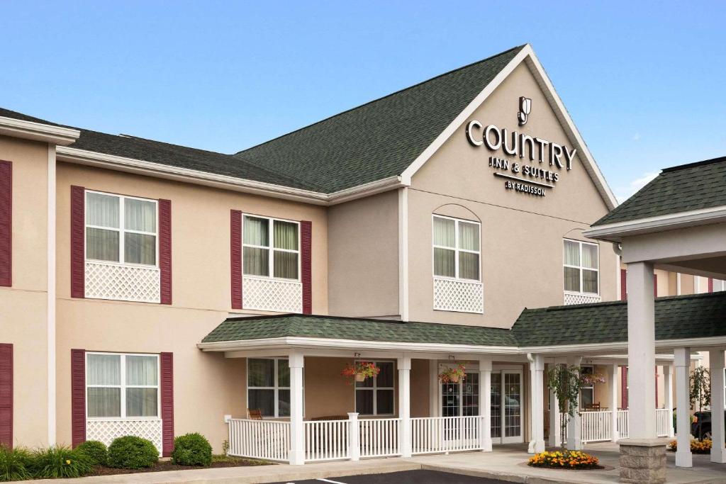 Country Inn & Suites by Radisson, Ithaca, NY